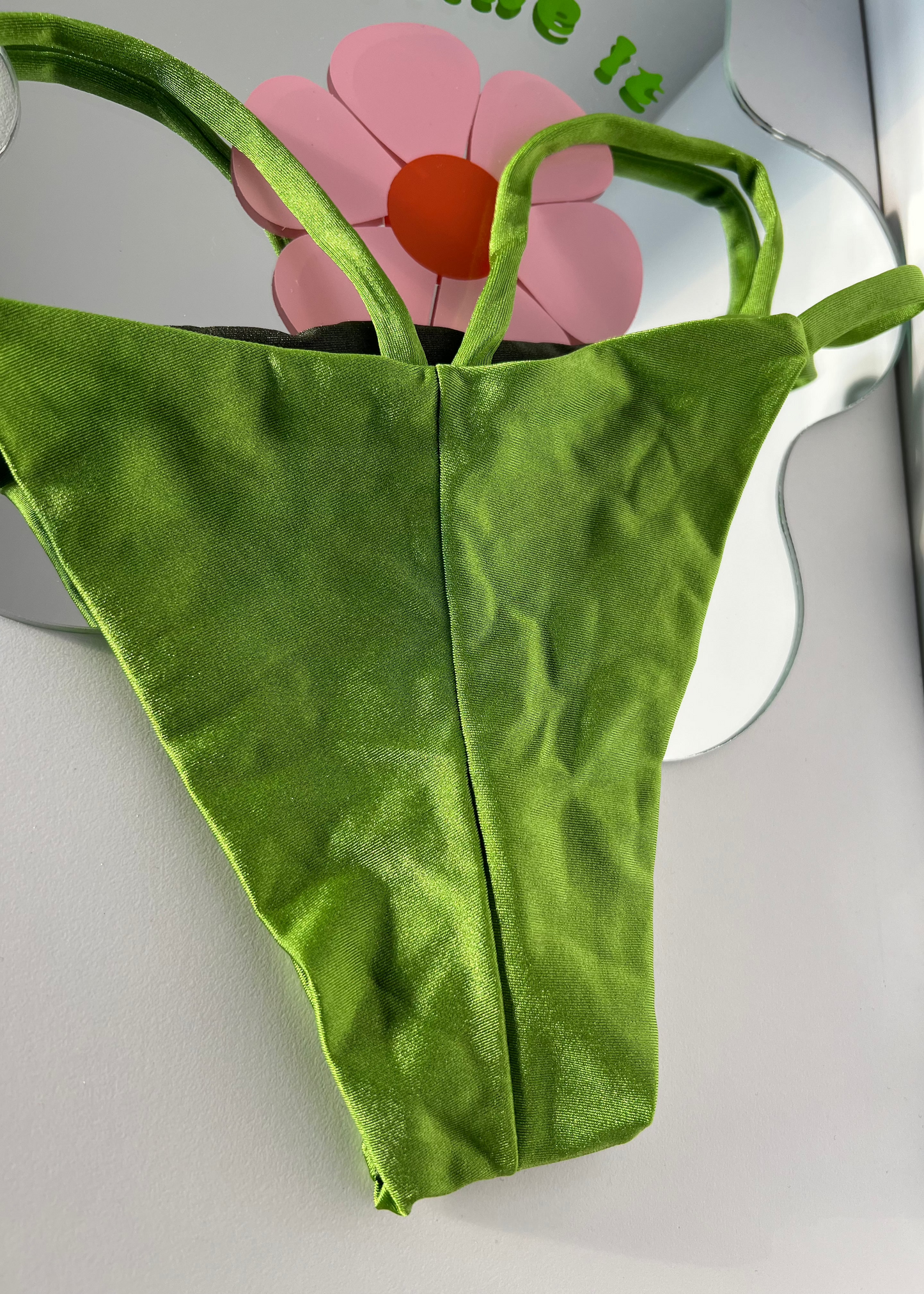 Tons de Verde Bottom